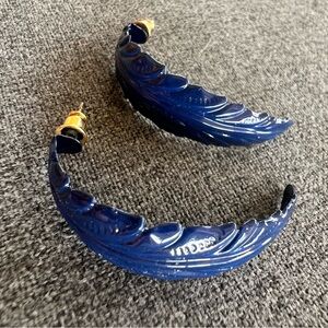 Vintage 90’s Navy Blue Feather Shaped Metal Earrings